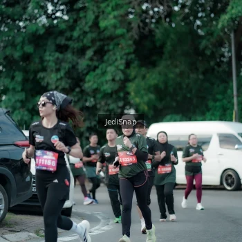 Runner Photo 3903919