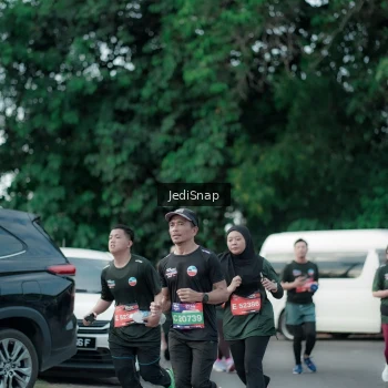 Runner Photo 3903926