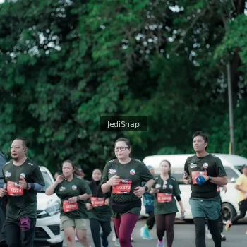 Runner Photo 3903960