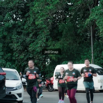 Runner Photo 3903984