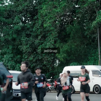 Runner Photo 3904073
