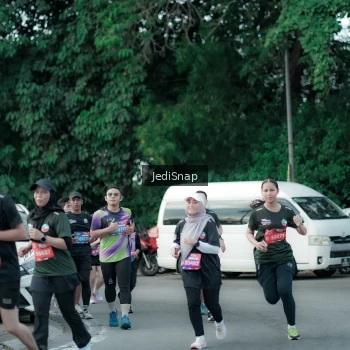 Runner Photo 3904165