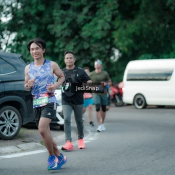 Runner Photo 3904297