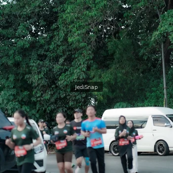 Runner Photo 3904660