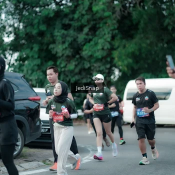 Runner Photo 3904755