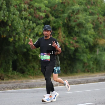 Runner Photo 3904778