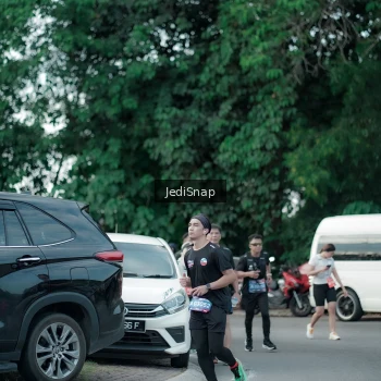 Runner Photo 3904790