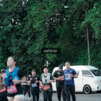 Runner Photo 3904876