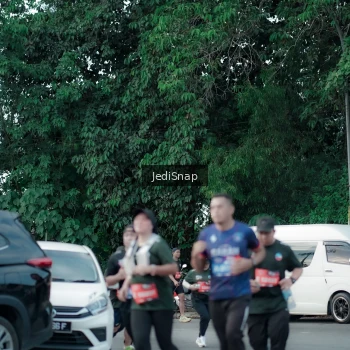 Runner Photo 3904936