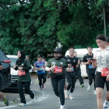 Runner Photo 3905018