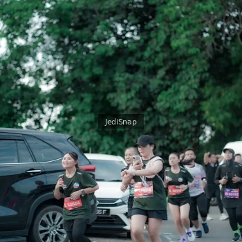 Runner Photo 3905079