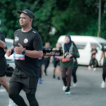 Runner Photo 3905396