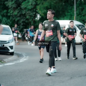 Runner Photo 3905428