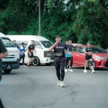 Runner Photo 3905485
