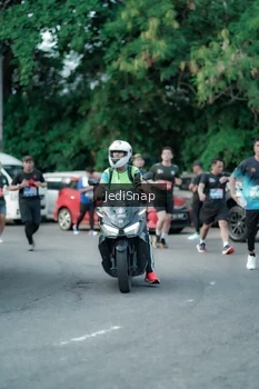 Runner Photo 3905532