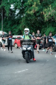 Runner Photo 3905552