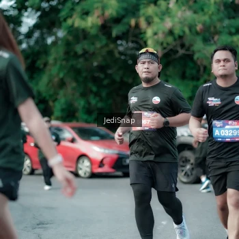Runner Photo 3905629