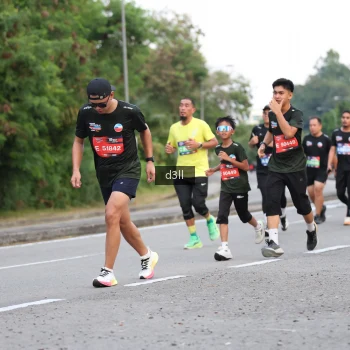 Runner Photo 3905773