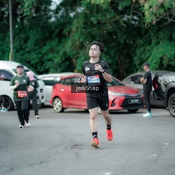 Runner Photo 3905948