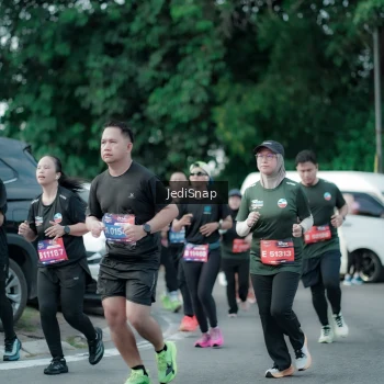 Runner Photo 3905972