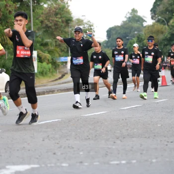 Runner Photo 3906006