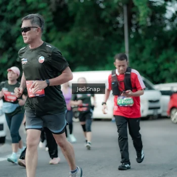 Runner Photo 3906043