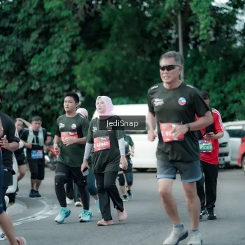 Runner Photo 3906050