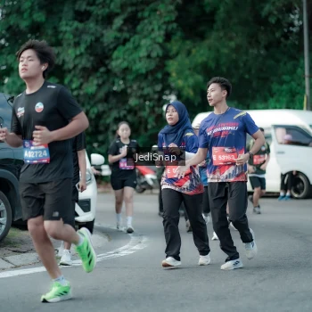 Runner Photo 3906117