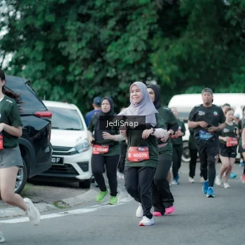 Runner Photo 3906281