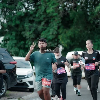 Runner Photo 3906545