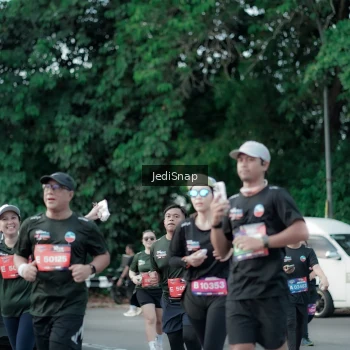 Runner Photo 3906576