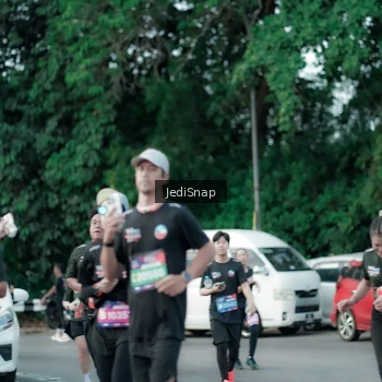 Runner Photo 3906581