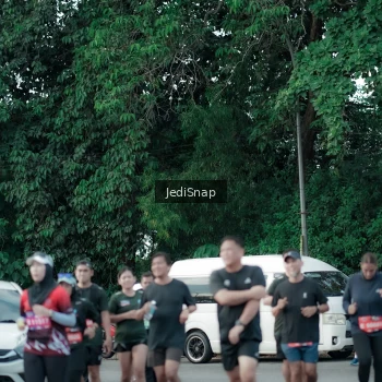Runner Photo 3906696