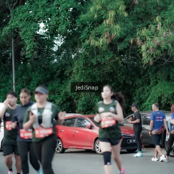 Runner Photo 3906750