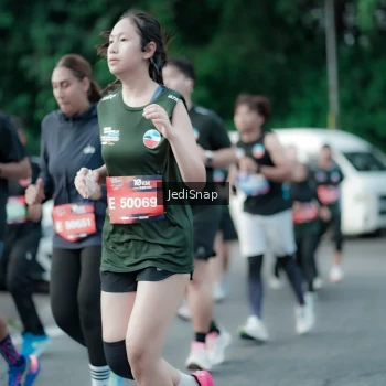 Runner Photo 3906765