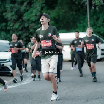 Runner Photo 3906935