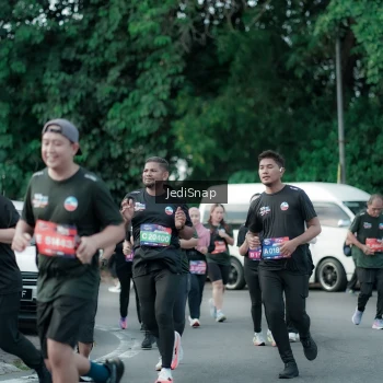 Runner Photo 3906974