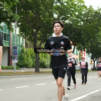 Runner Photo 3907336