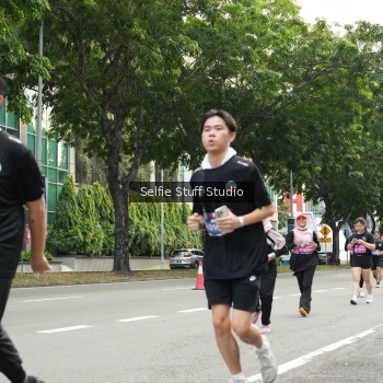 Runner Photo 3907343