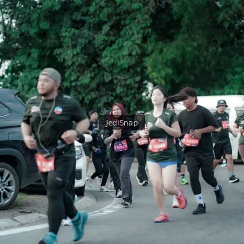 Runner Photo 3907530