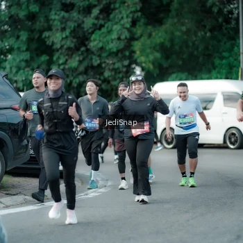 Runner Photo 3907546