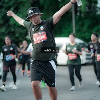 Runner Photo 3907576