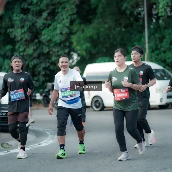 Runner Photo 3907612
