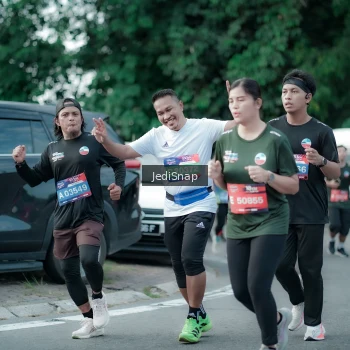 Runner Photo 3907624