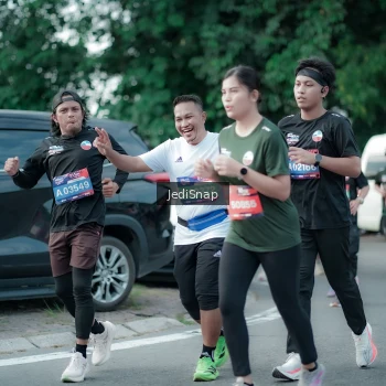 Runner Photo 3907631