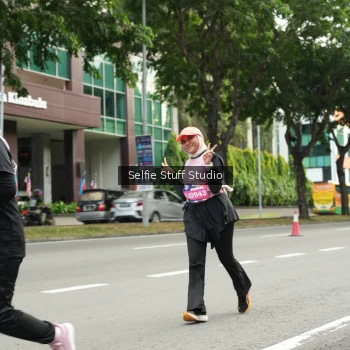 Runner Photo 3907663