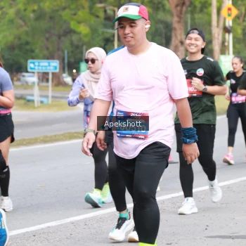 Runner Photo 3907975