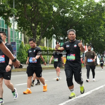 Runner Photo 3908393