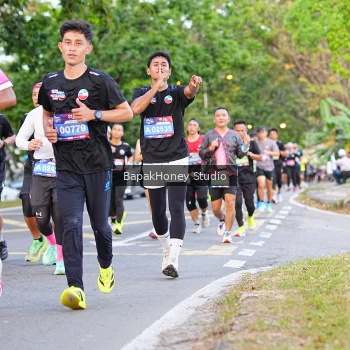 Runner Photo 3908875
