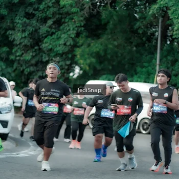 Runner Photo 3911595